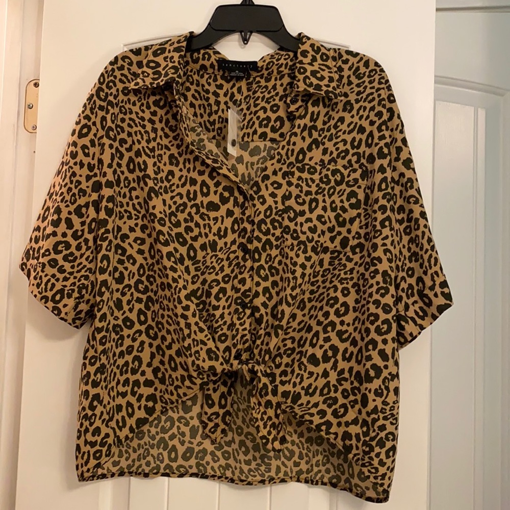 3/$25 ♥️ Sanctuary by Anthropology front tie leopard print blouse